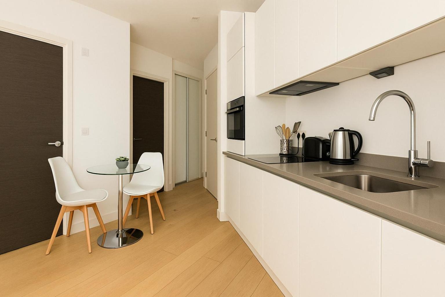 Bright Studio Flat - Walk To River Thames & Kingston Town Surbiton Exterior photo